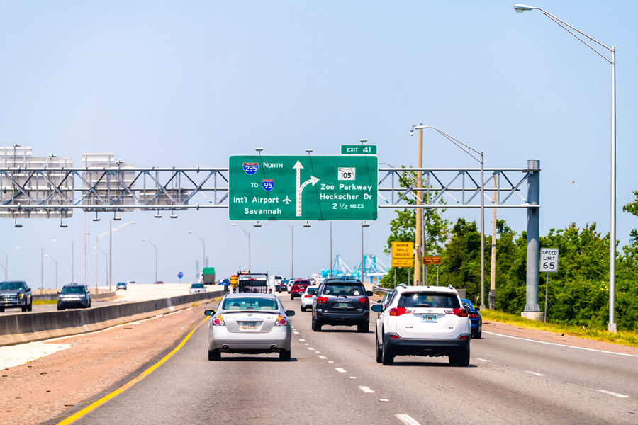 Florida interstate highway 295 with a road sign to I-95 International Airport of Savannah and Zoo parkway. Jacksonville, Florida on May 10, 2018. File photo: Andriy Blokhin, Shutterstock.com, licensed.
